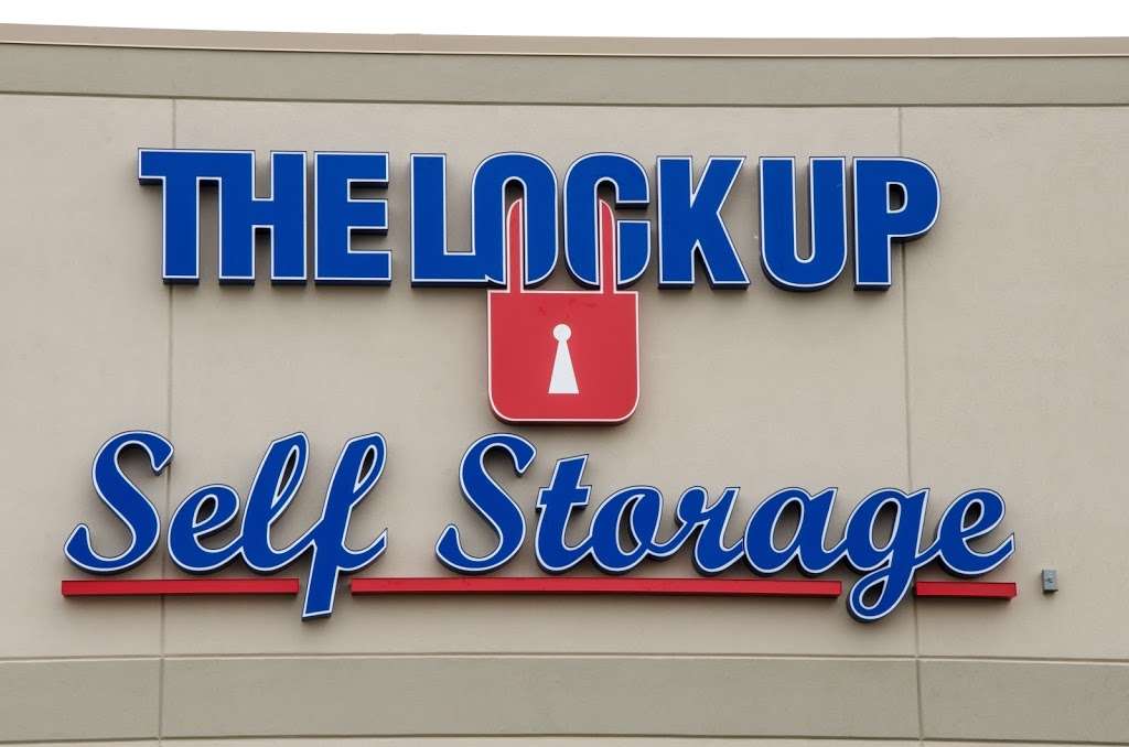 CubeSmart Self Storage | 1900 N Narragansett Ave, Chicago, IL 60639, USA | Phone: (773) 237-2700