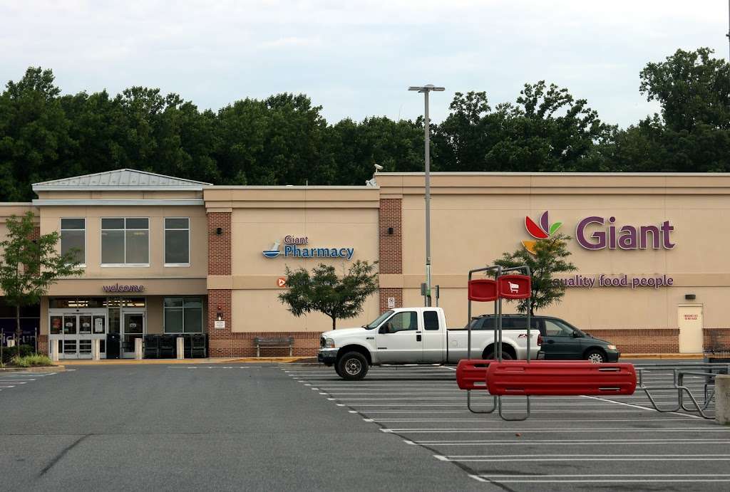 Giant Food | 15618 Old Columbia Pike, Burtonsville, MD 20866 | Phone: (301) 476-7181