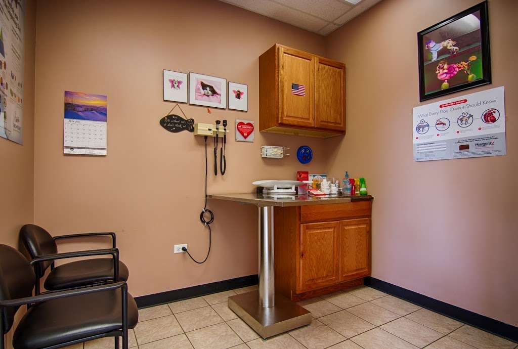 Animal Hospital of Randall Plaza | Animal hospital Randall Plaza, 435 Angela Ln unit 18, Crystal Lake, IL 60014, USA | Phone: (815) 444-8560