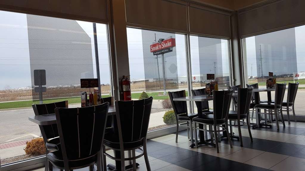 Steak n Shake | 1520 E Walnut St, Watseka, IL 60970, USA