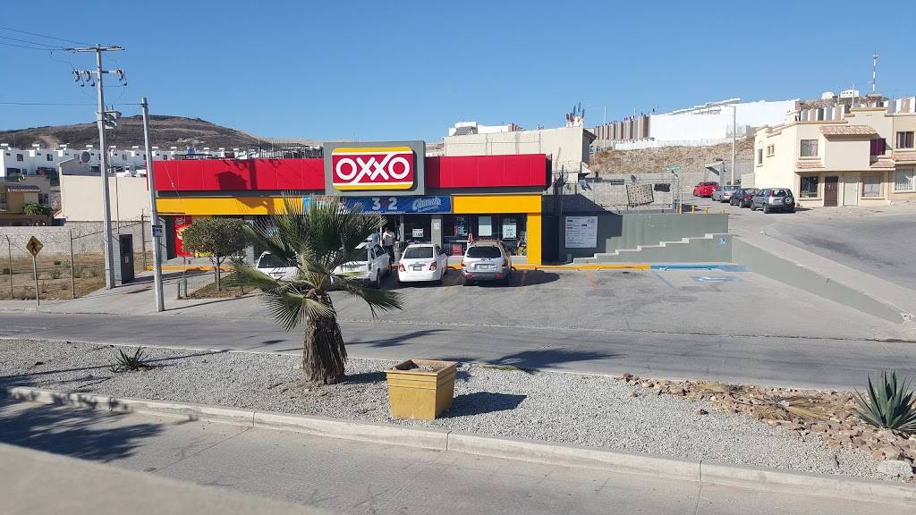 OXXO | Calle Del Ahuehuete, Urbiquinta Del Cedro, Baja California, B.C., Mexico | Phone: 800 288 6996