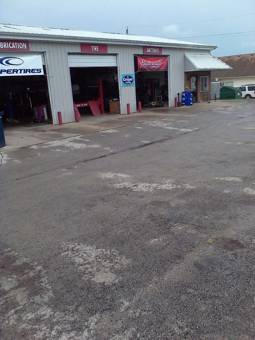 Mr. Tire Auto Repair | 308 Ridge St, Tonganoxie, KS 66086, USA | Phone: (913) 845-8473