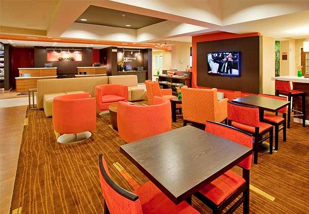 Courtyard by Marriott Houston The Woodlands | 1020 Lake Front Cir, The Woodlands, TX 77380, USA | Phone: (281) 292-3262