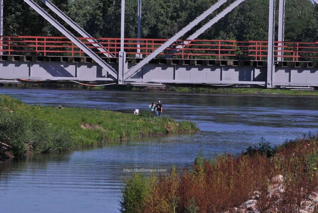 River Shelter | Parkville, MO 64152