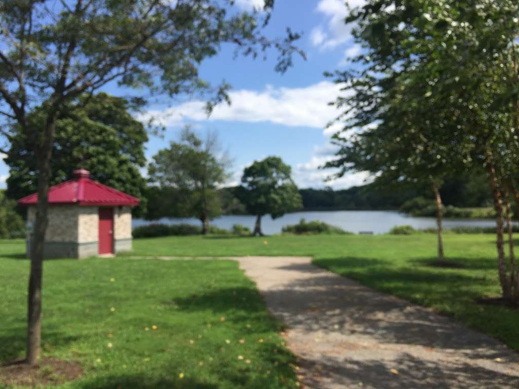 Rosedale Lake Parking Area: Lawrence Hopewell Trail | Pennington, NJ 08534