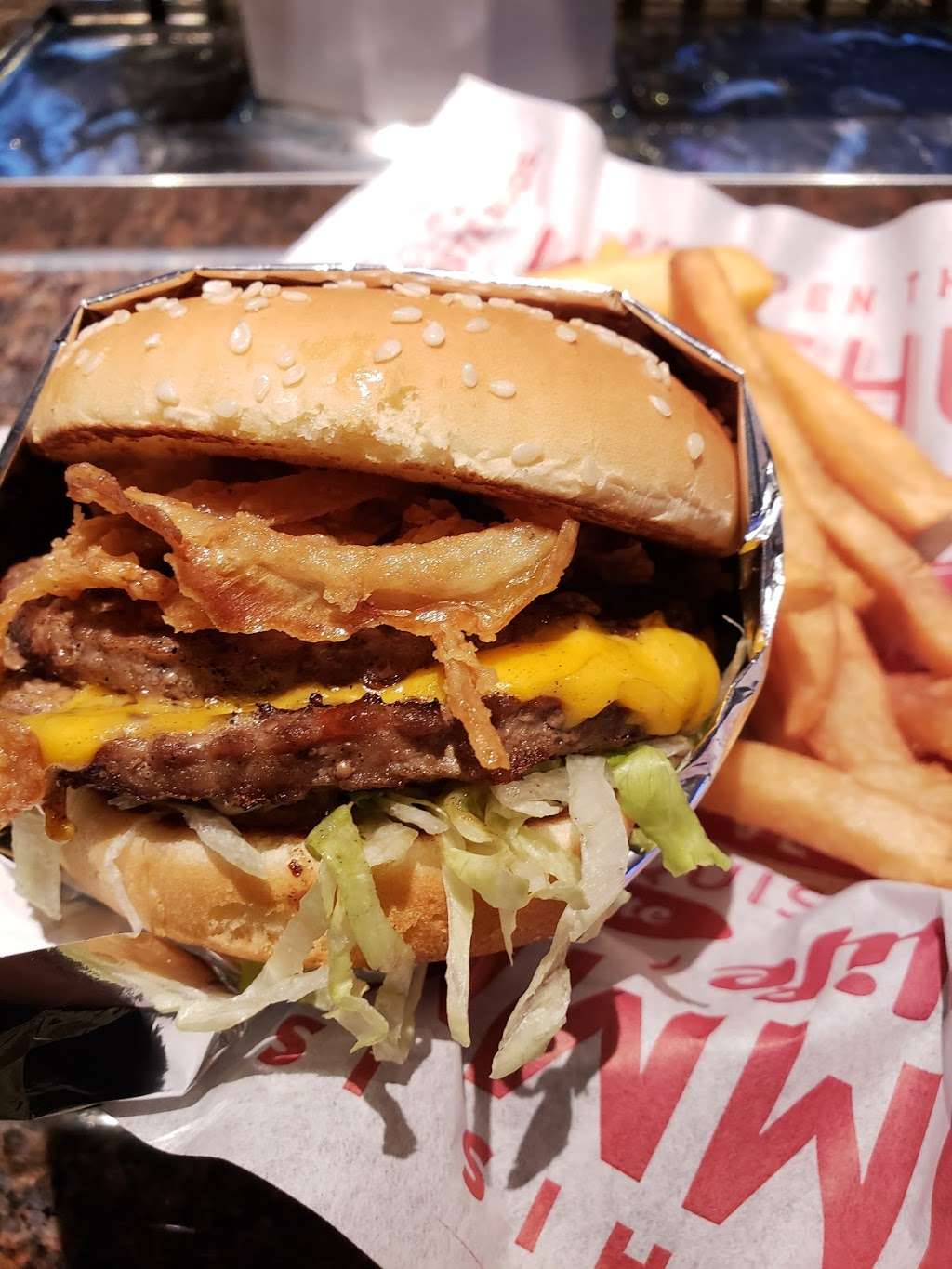 Red Robin Gourmet Burgers and Brews | 15610 Whittier Blvd, Whittier, CA 90603, USA | Phone: (562) 943-8505