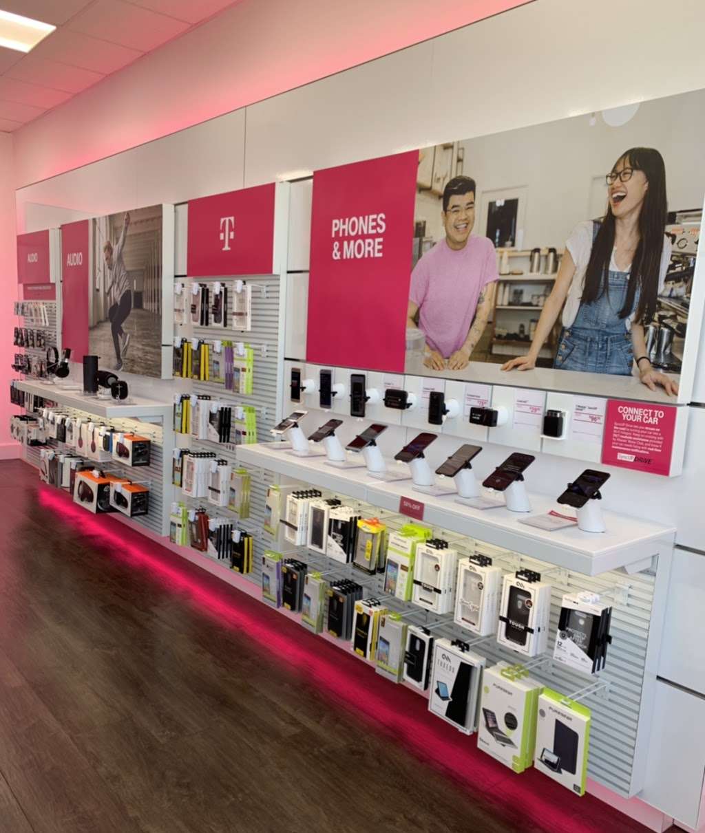 T-Mobile | 8750 S Howell Ave, Oak Creek, WI 53154, USA | Phone: (414) 301-4891