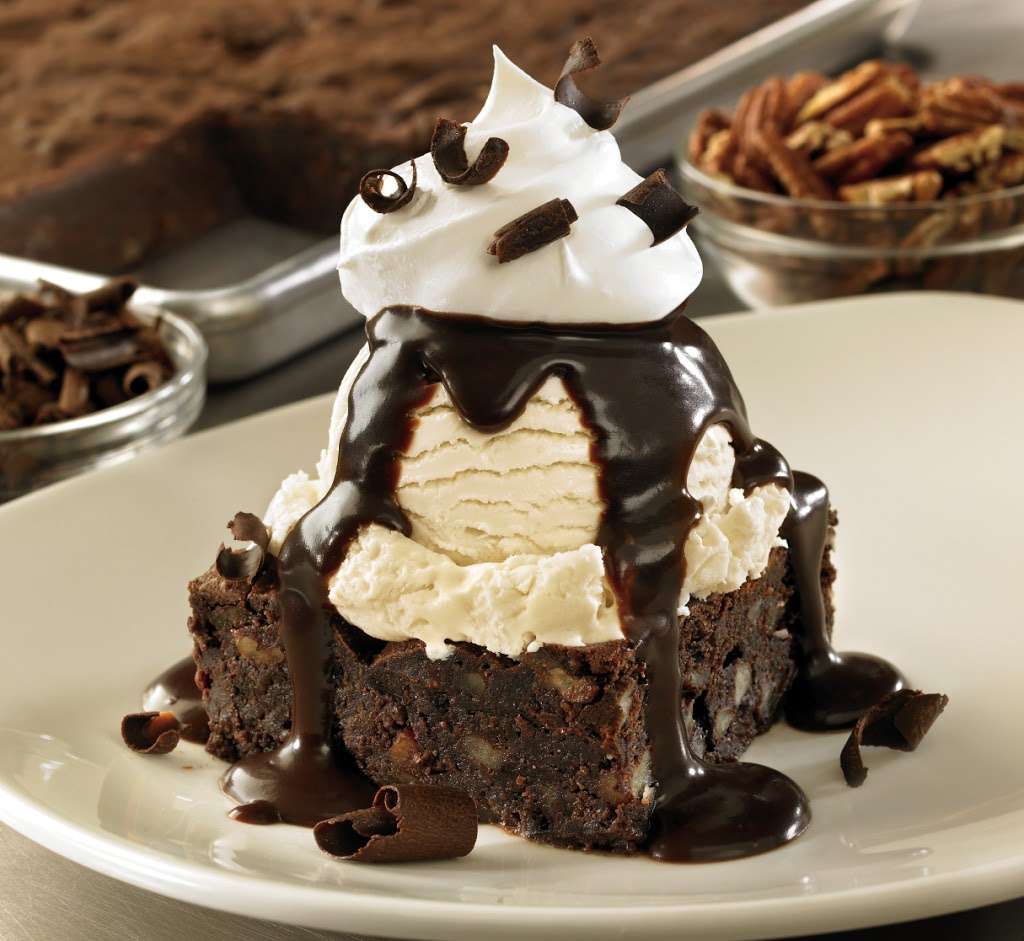 Outback Steakhouse | 9333 Airport Blvd, Orlando, FL 32827, USA | Phone: (407) 825-7418