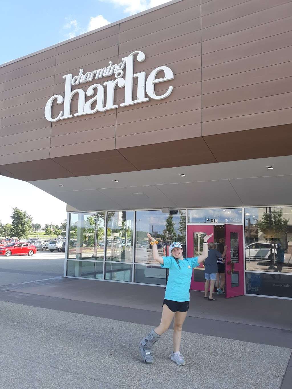 Charming Charlie | 810 Town Center Dr, York, PA 17408 | Phone: (717) 764-2128