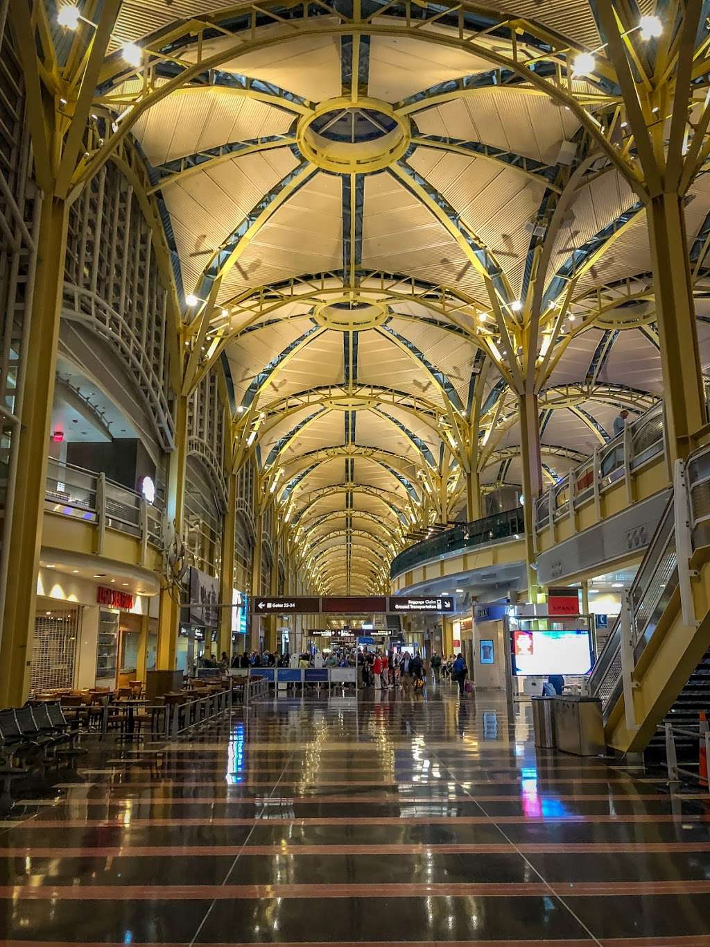 American Airlines departure terminal ronald reagan national airp | 4 Aviation Cir, Arlington, VA 22202, USA