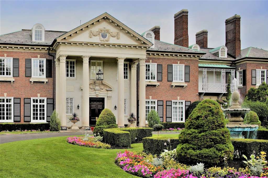 The Mansion at Glen Cove | 200 Dosoris Ln, Glen Cove, NY 11542, USA | Phone: (516) 671-6400