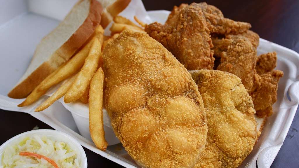 JJ Fish & Chicken | 1400 E 47th St, Chicago, IL 60653, USA | Phone: (773) 924-3000