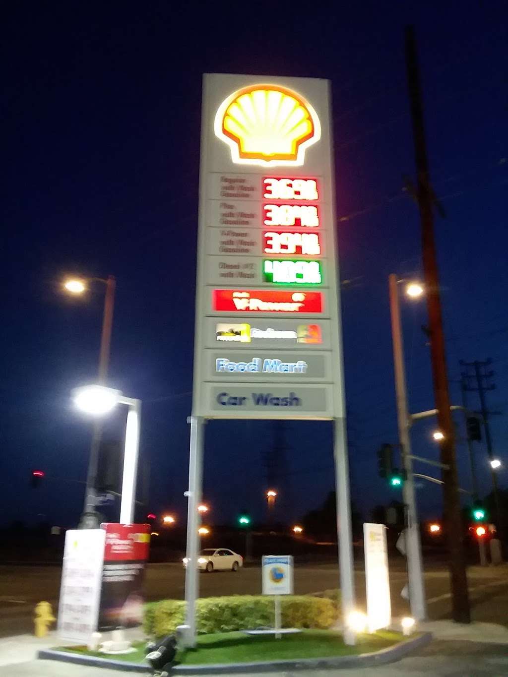 SHELL ROSCOE AND COLDWATER | Sun Valley, CA 91352