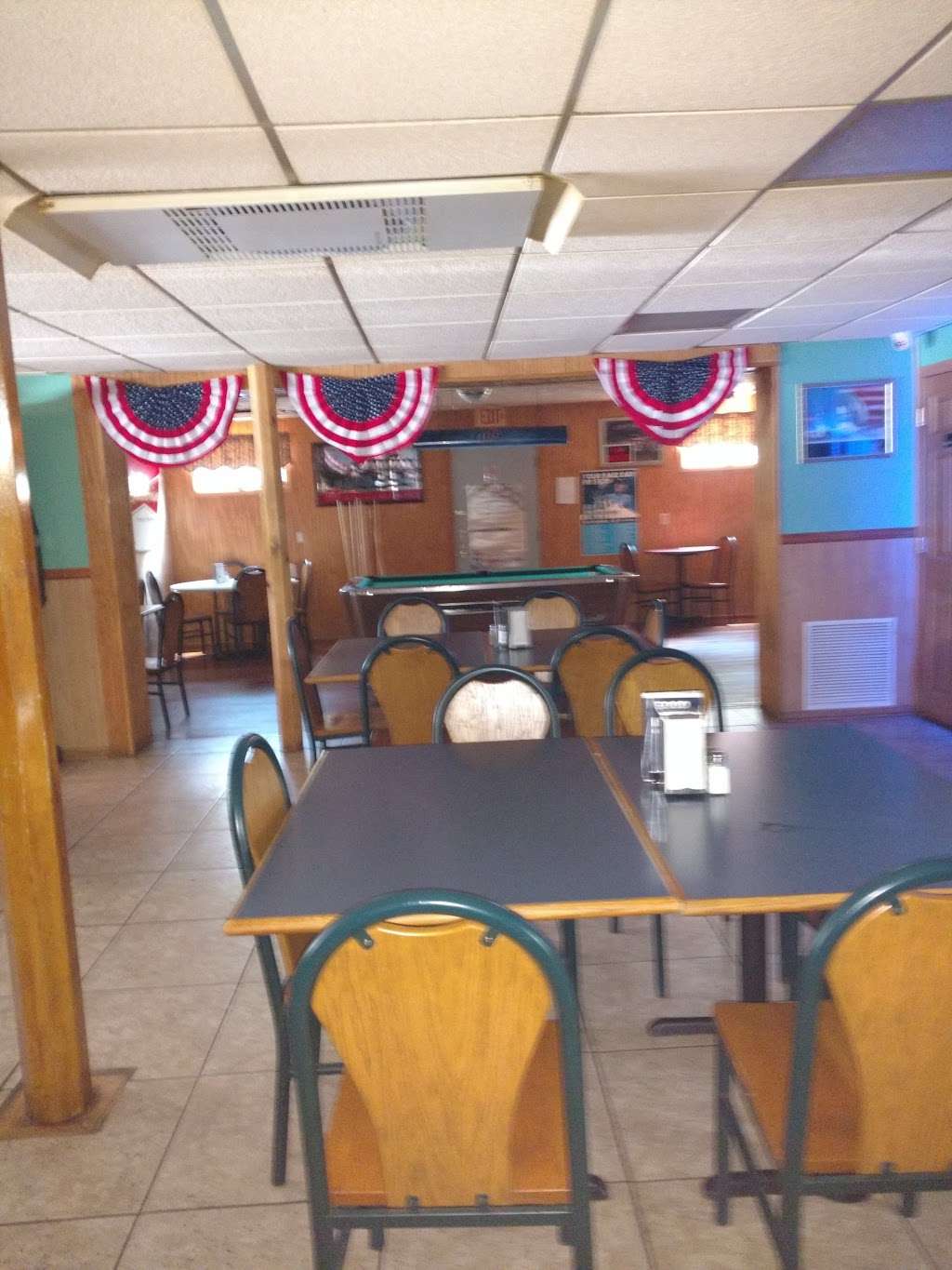 The Oasis Restaurant | 7315 US-421, San Pierre, IN 46374 | Phone: (219) 828-5555