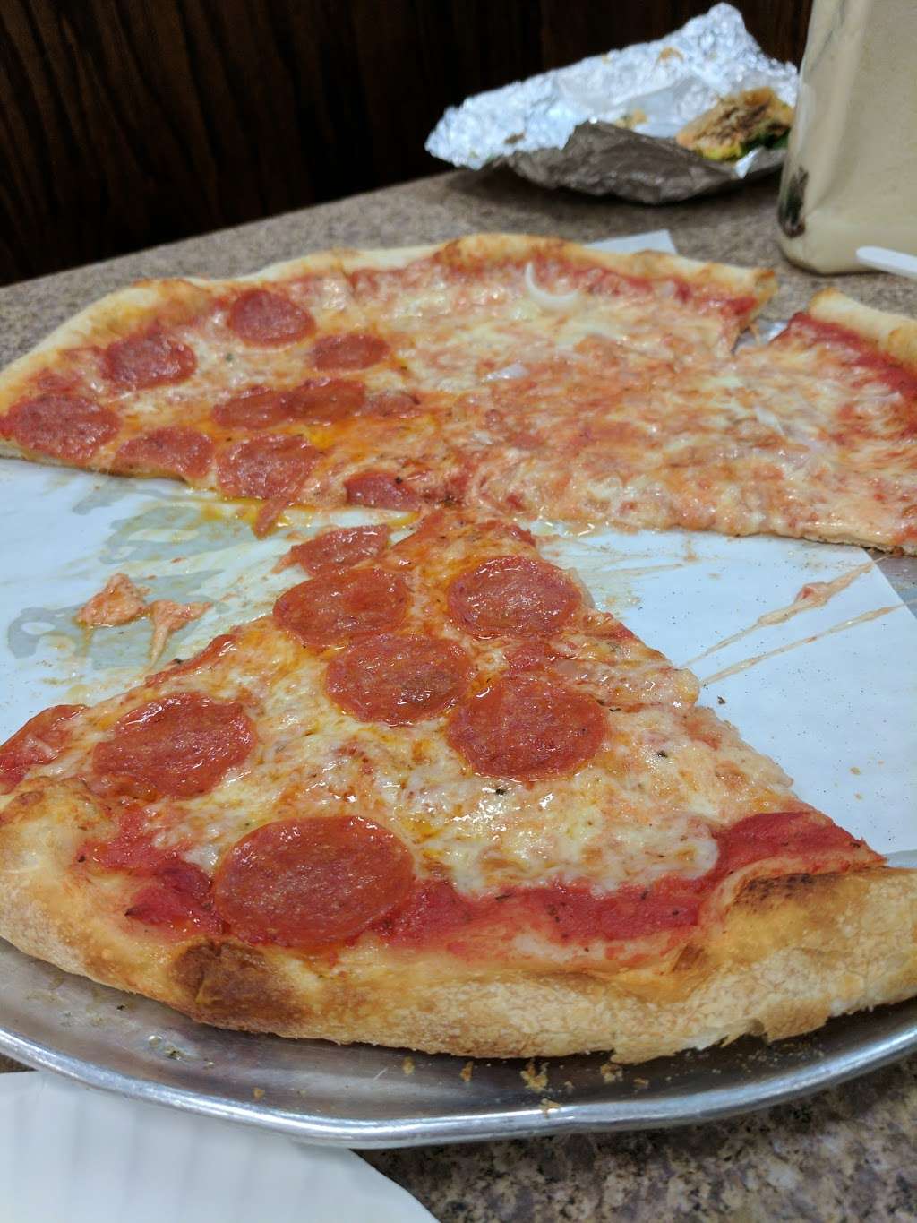 Tuscaneros Pizza | 113 Mill Plain Rd, Danbury, CT 06811, USA | Phone: (203) 791-8654