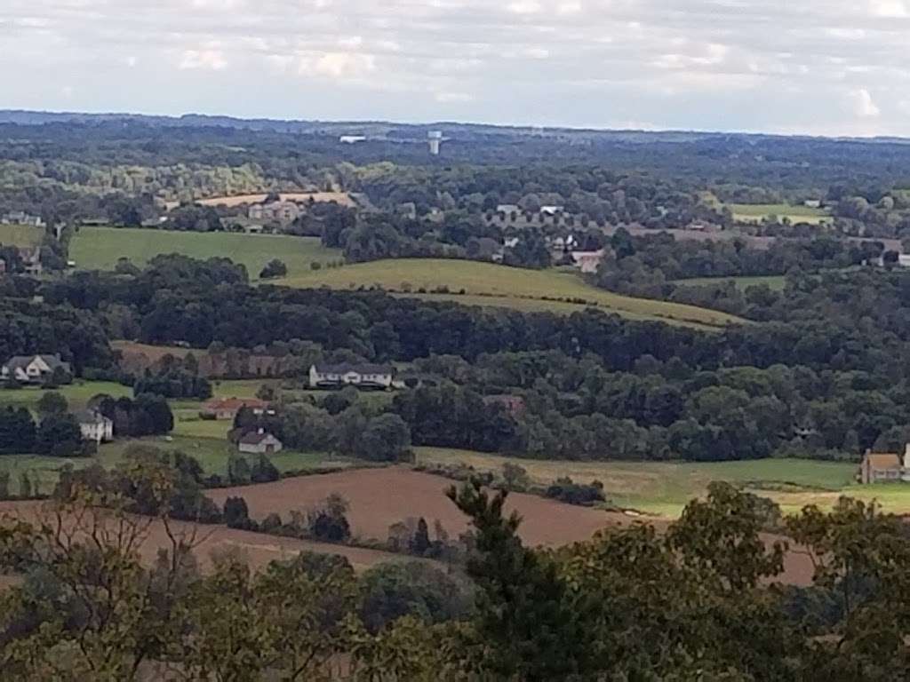 Sugarloaf Mountain East View Parking | Unnamed Road, Dickerson, MD 20842, USA