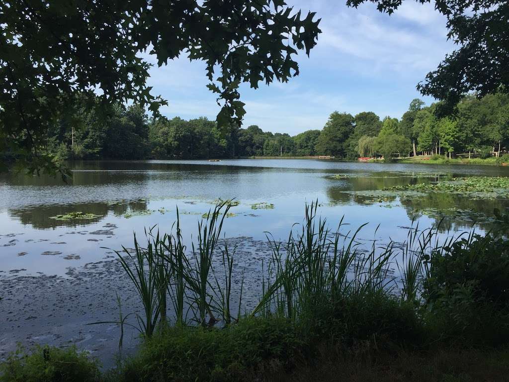 Lake Topanemus Park | Pond Rd, Freehold, NJ 07728, USA