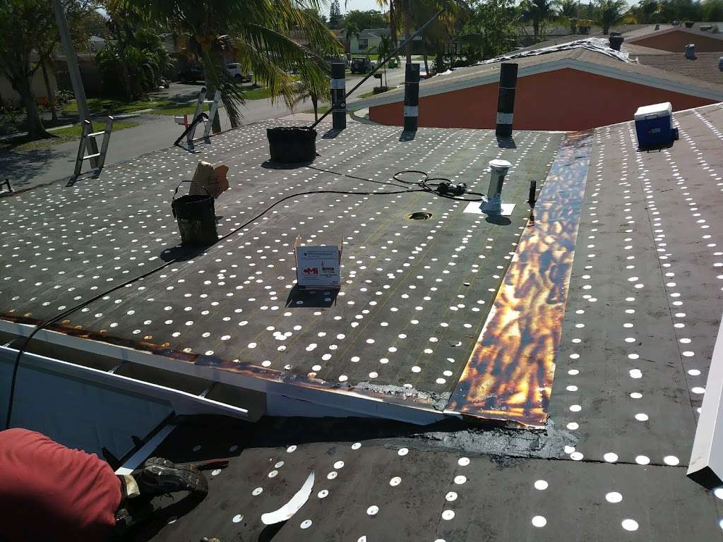 Glades Edge Roofing | 12020 NW 24th St, Plantation, FL 33323, USA | Phone: (954) 204-9890