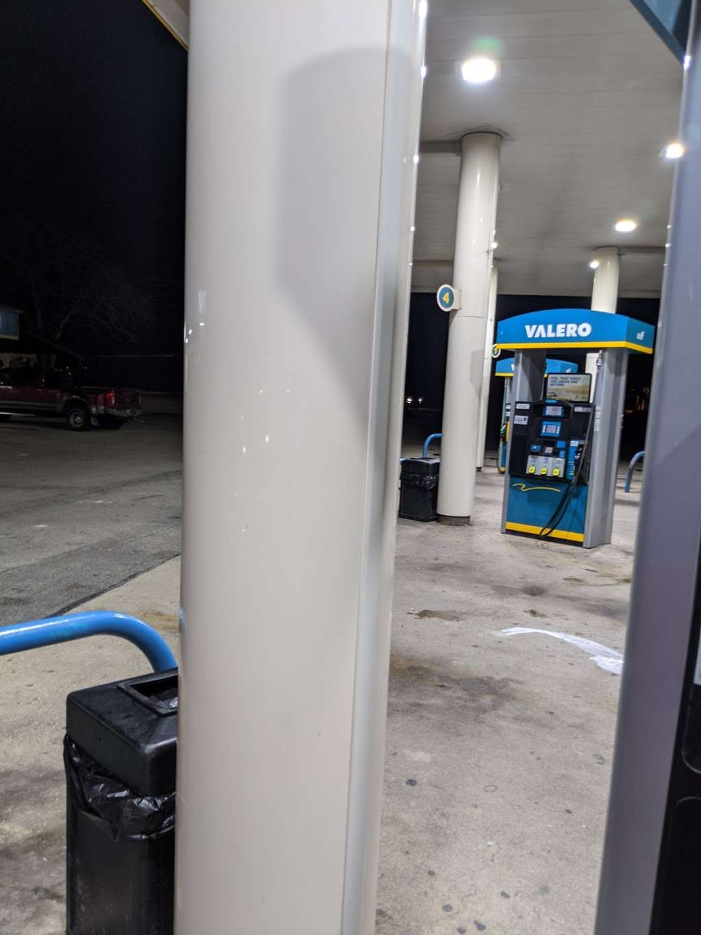 Valero Gas Station | 15540 US-181, San Antonio, TX 78223, USA