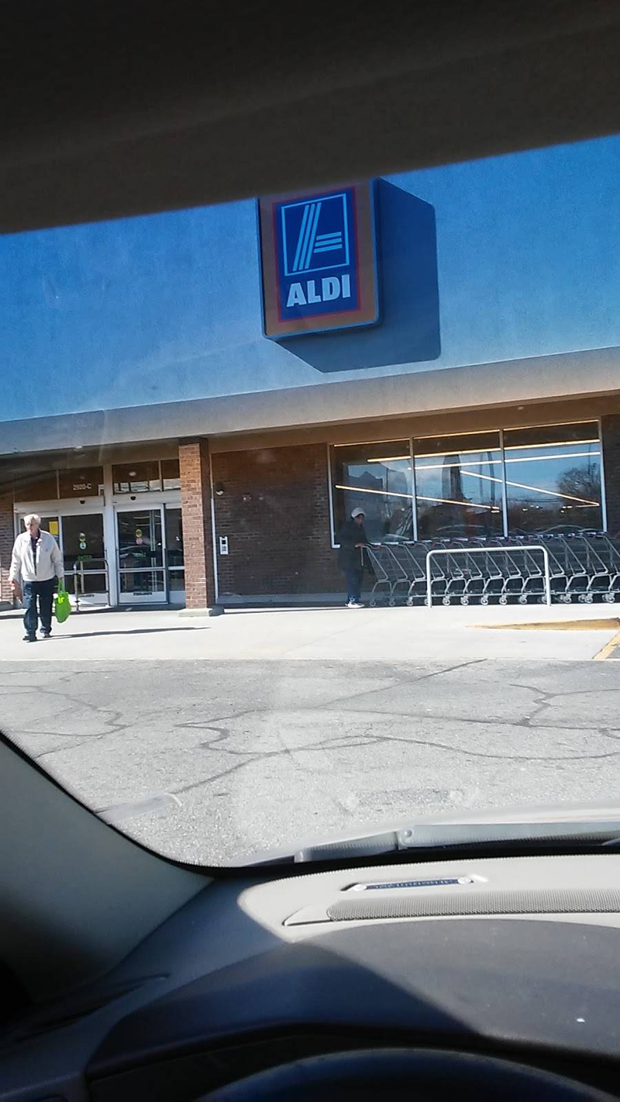 ALDI | 2920 Randleman Rd, Greensboro, NC 27406, USA | Phone: (855) 955-2534