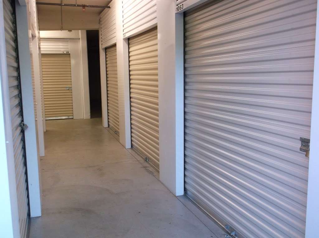 Grape Avenue Self Storage | 690 Grape Ave, Sunnyvale, CA 94087, USA | Phone: (408) 763-8932