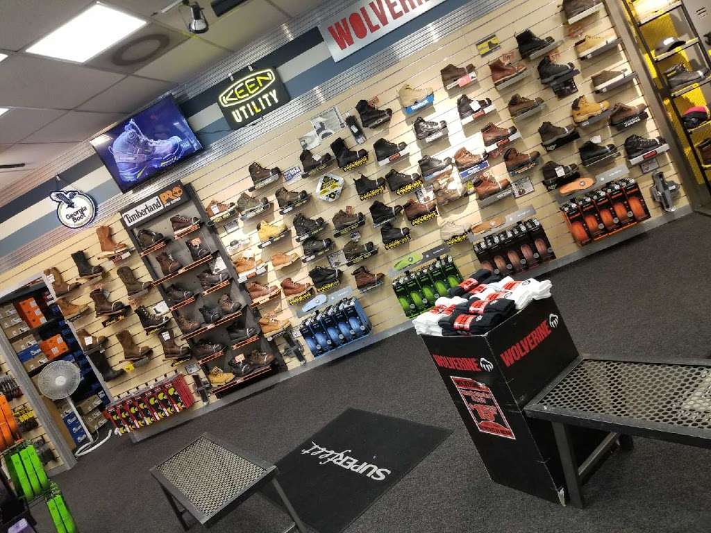 Boot World | 700 N Johnson Ave, El Cajon, CA 92020 | Phone: (619) 442-2506