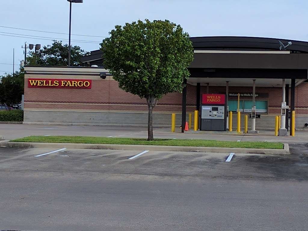 Wells Fargo Bank | 6837 Spencer Hwy, Pasadena, TX 77505 | Phone: (281) 487-1240