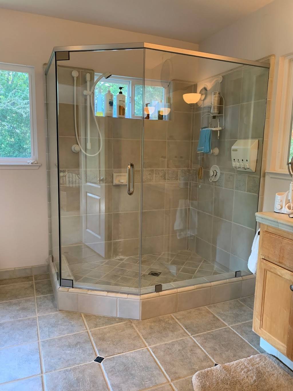 Showcase Shower Door Company | 1970 17th Ave, Santa Cruz, CA 95062, USA | Phone: (831) 464-3899