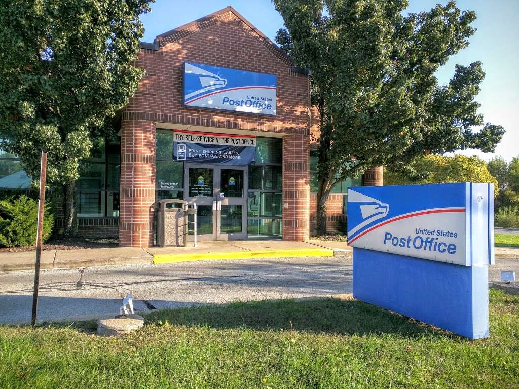 United States Postal Service | 7500 151st St, Overland Park, KS 66223, USA | Phone: (800) 275-8777