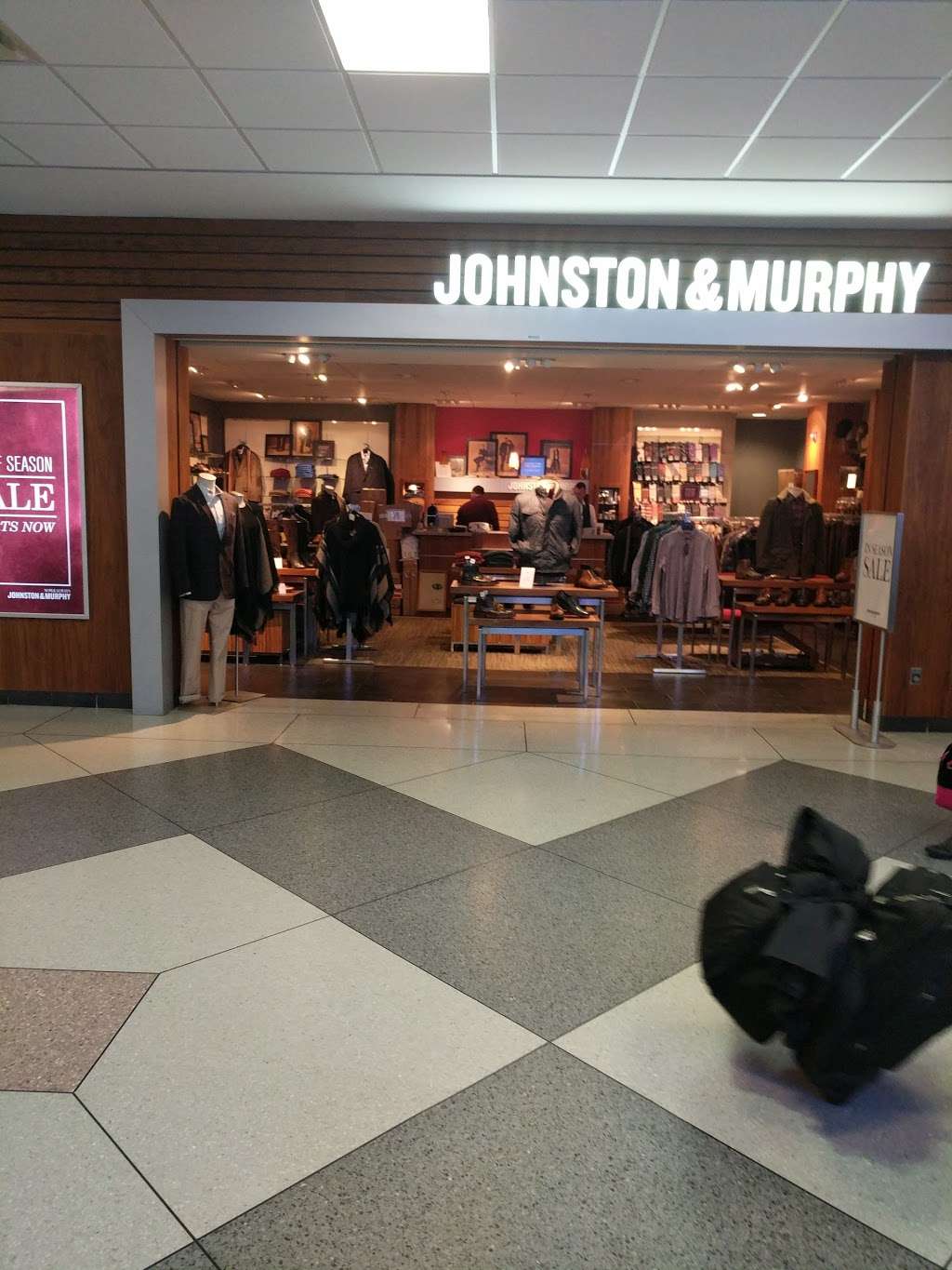 Johnston & Murphy | 5501 Josh Birmingham Pkwy Concourse C/D, Charlotte, NC 28208, USA | Phone: (704) 359-0133