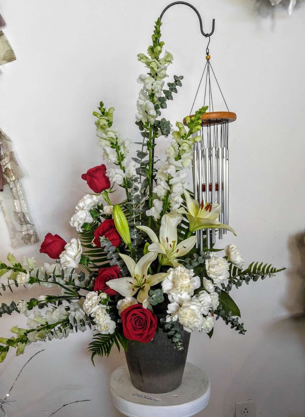LDFloral Design Flowers and Gifts | 265 S Chestnut St, Monrovia, IN 46157, USA | Phone: (317) 653-0676