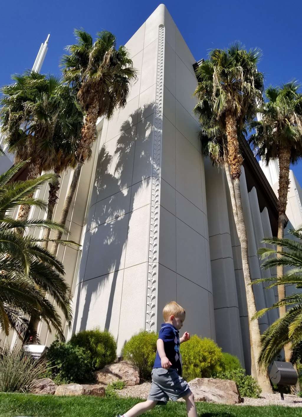 Las Vegas Nevada Temple | 827 Temple View Dr, Las Vegas, NV 89110, USA | Phone: (702) 452-5011