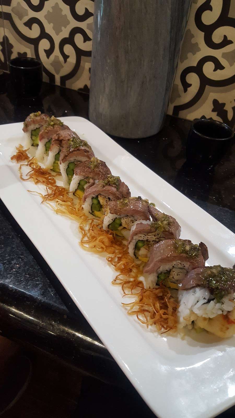 ENSUI SUSHI | 2689 Via De La Valle STE A, Del Mar, CA 92014, USA | Phone: (858) 925-7750