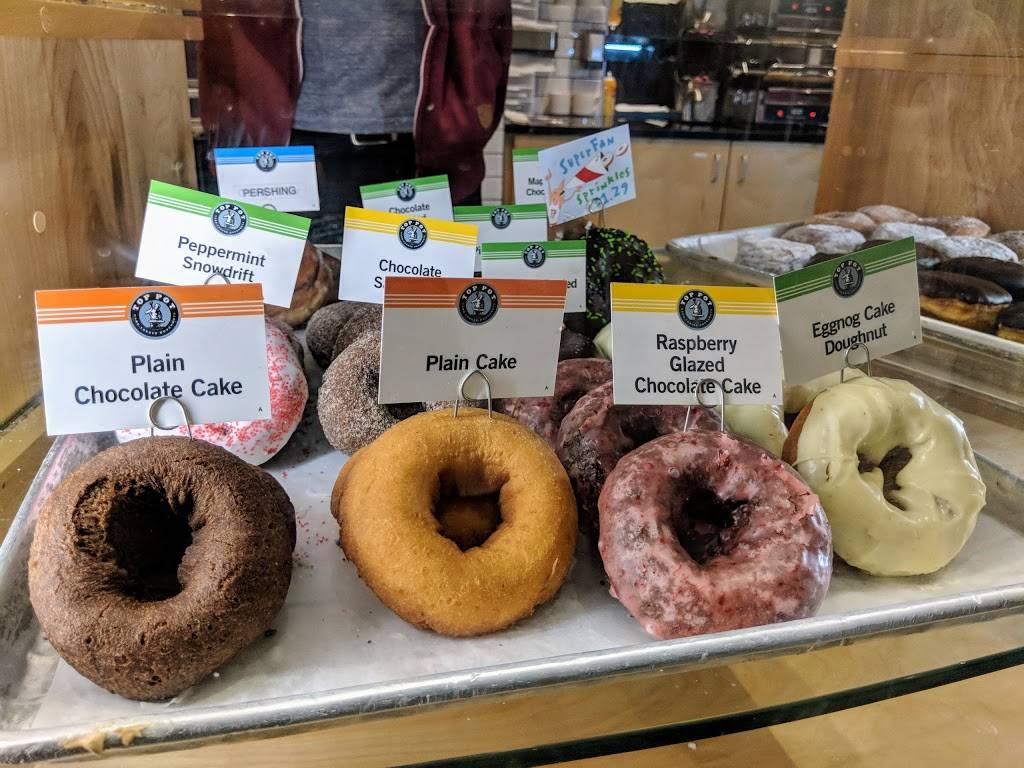 Top Pot Doughnuts | 2758 Alki Ave SW, Seattle, WA 98116 | Phone: (206) 466-6839