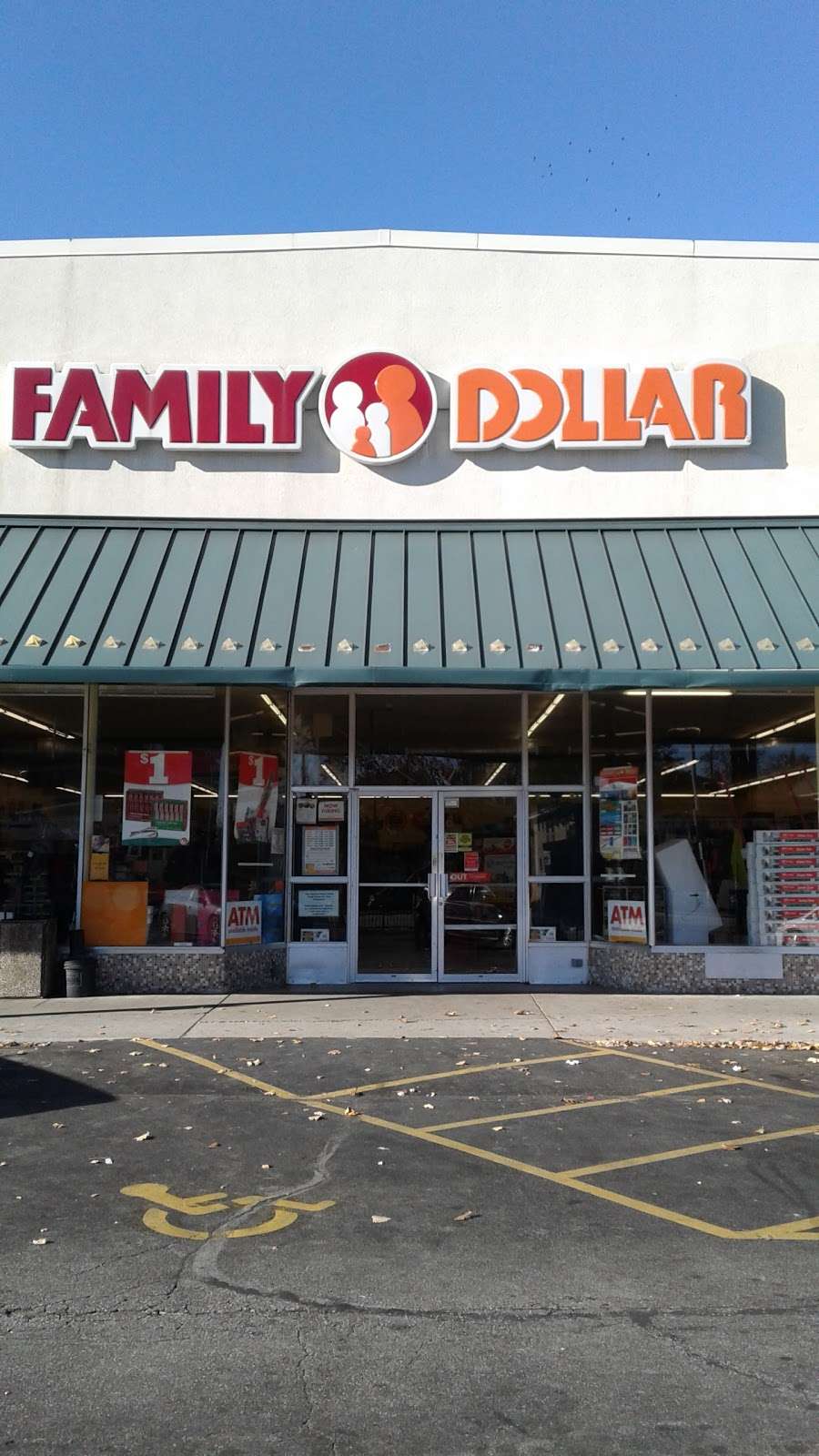 Family Dollar | 743 S Layton Blvd, Milwaukee, WI 53215, USA | Phone: (414) 383-6325