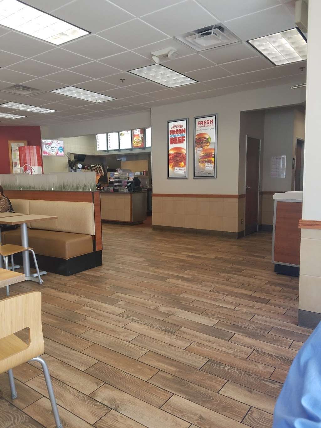 Wendys | 7940 S Howell Ave, Oak Creek, WI 53154, USA | Phone: (414) 766-9977