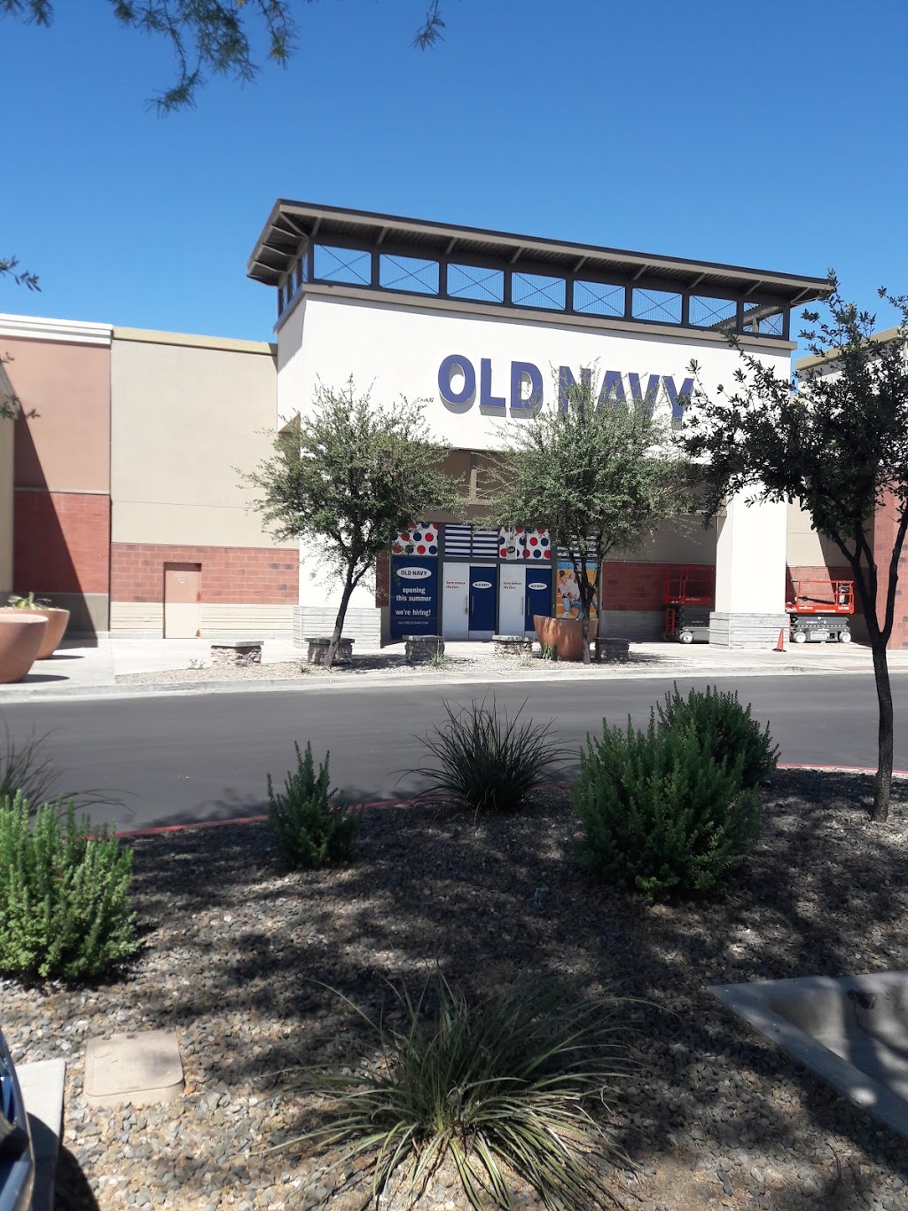 Old Navy - with Curbside Pickup | 21398 S Ellsworth Loop Rd Suite 101, Queen Creek, AZ 85142, USA | Phone: (480) 888-8858