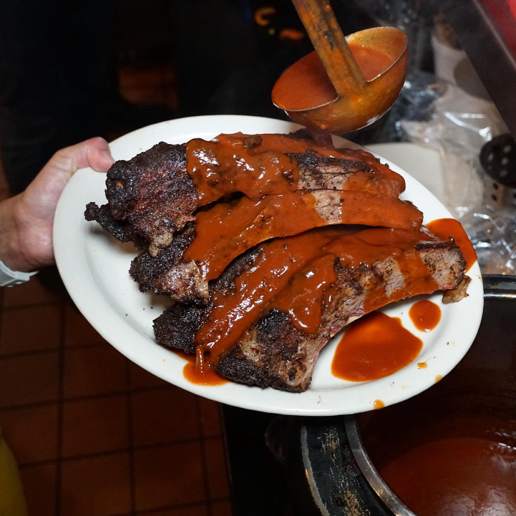 Rib Hut | 2612 N Mesa St, El Paso, TX 79902, USA | Phone: (915) 532-7427