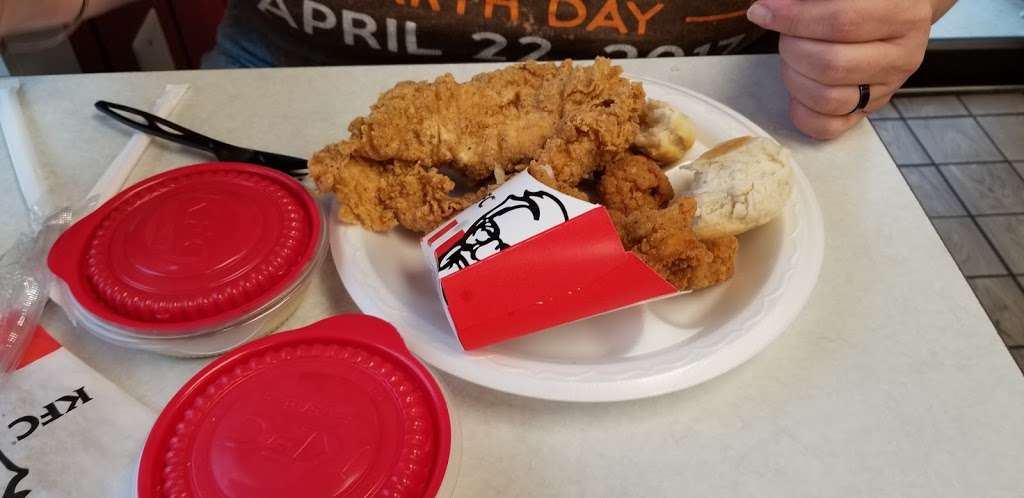 KFC | 7125 Minstrel Way, Columbia, MD 21045, USA | Phone: (410) 290-9083