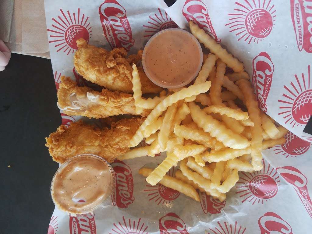 Raising Canes Chicken Fingers | 2586 E League City Pkwy, League City, TX 77573, USA | Phone: (281) 535-4784
