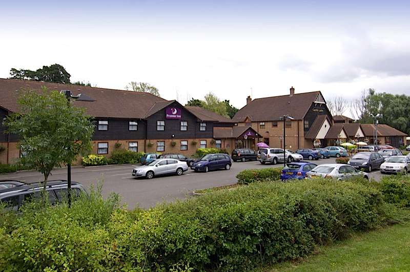 Premier Inn Maidstone (West Malling) | Castle Way, Leybourne, West Malling ME19 5TR, UK | Phone: 0871 527 8702