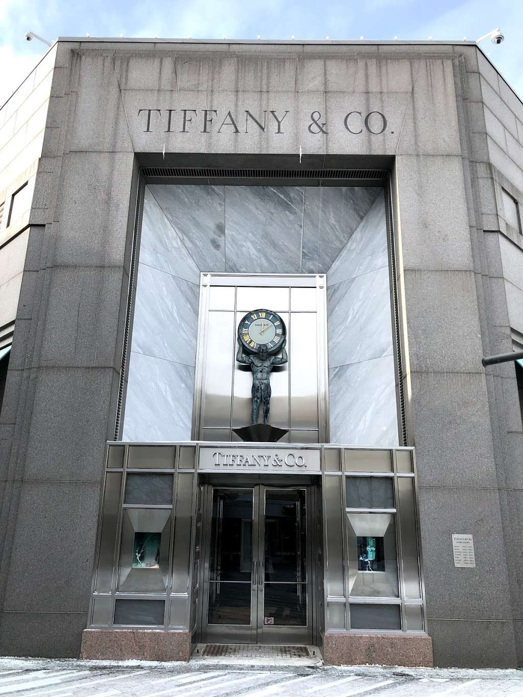 Tiffany & Co. | 299 Oakbrook Center, Oak Brook, IL 60523 | Phone: (630) 574-7900