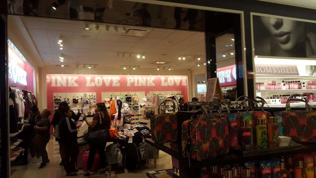 Victorias Secret & PINK | 11200 Broadway St, Pearland, TX 77584, USA | Phone: (713) 436-1256