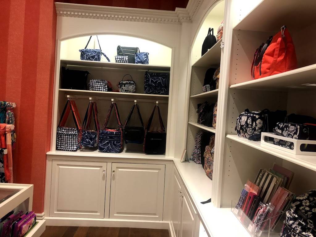 Vera Bradley | 26300 Cedar Rd Space 1420, Beachwood, OH 44122, USA | Phone: (216) 765-0191