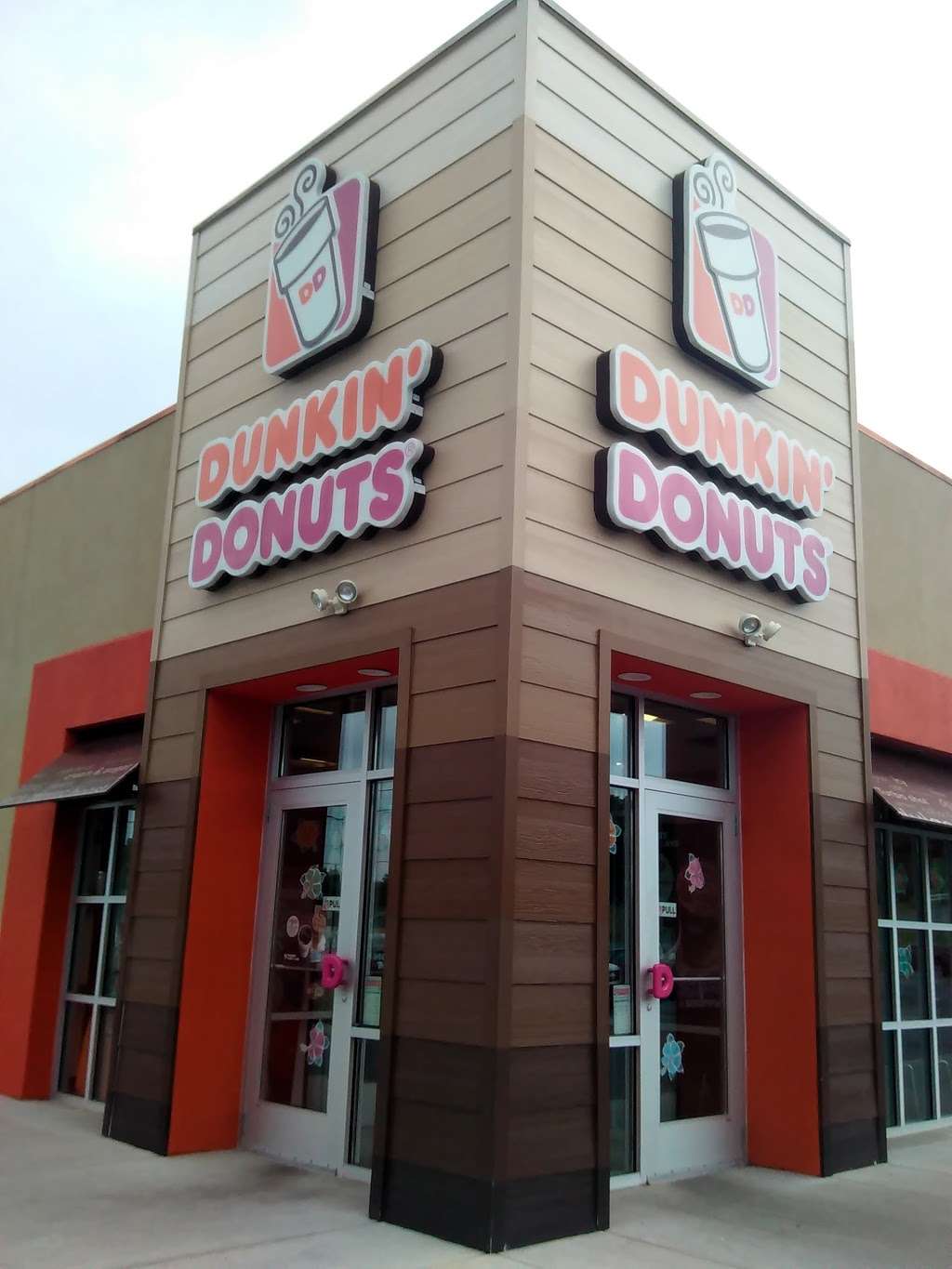 Dunkin | 39 Severna Parkway Suite #1, Martinsburg, WV 25403 | Phone: (304) 262-6585