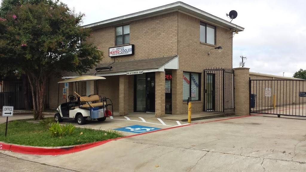 Big Johns Self Storage | 200 W Pioneer Pkwy, Grand Prairie, TX 75051, USA | Phone: (972) 263-7888