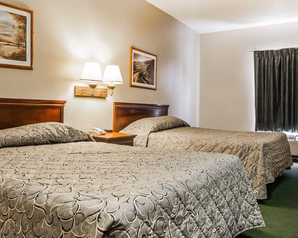 Econo Lodge Inn & Suites | 3236 W Chain of Rocks Rd, Granite City, IL 62040, USA | Phone: (618) 797-9835