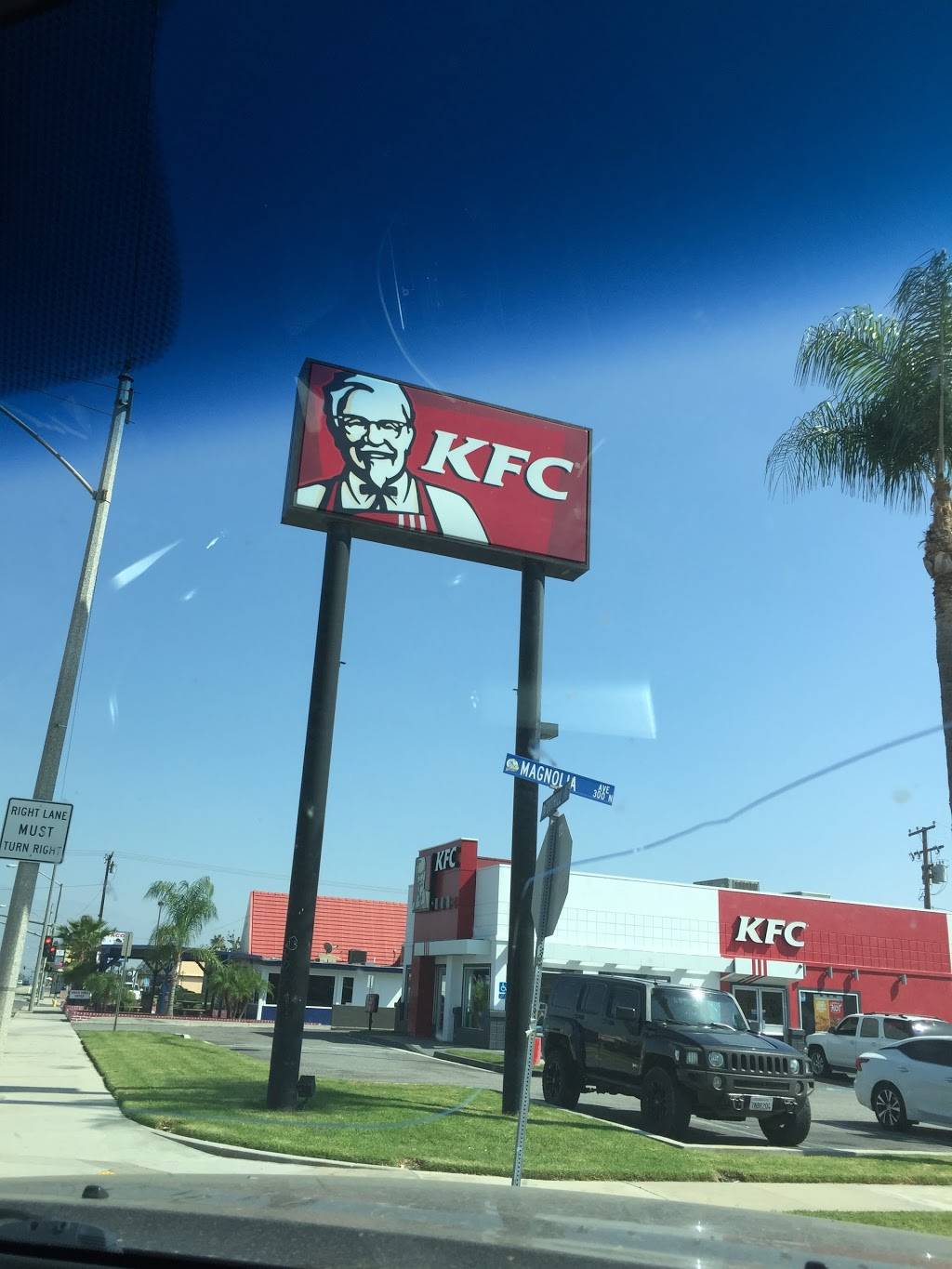 KFC | 223 E Foothill Blvd, Rialto, CA 92376, USA | Phone: (909) 874-4547