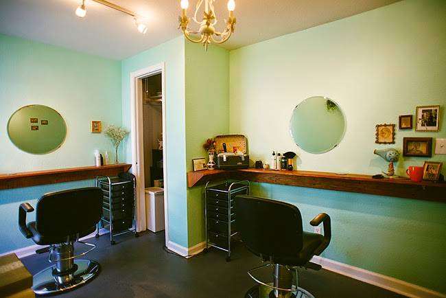 the room : An Organic Salon | 3500 E 12th St, Austin, TX 78721, USA | Phone: (512) 202-9681