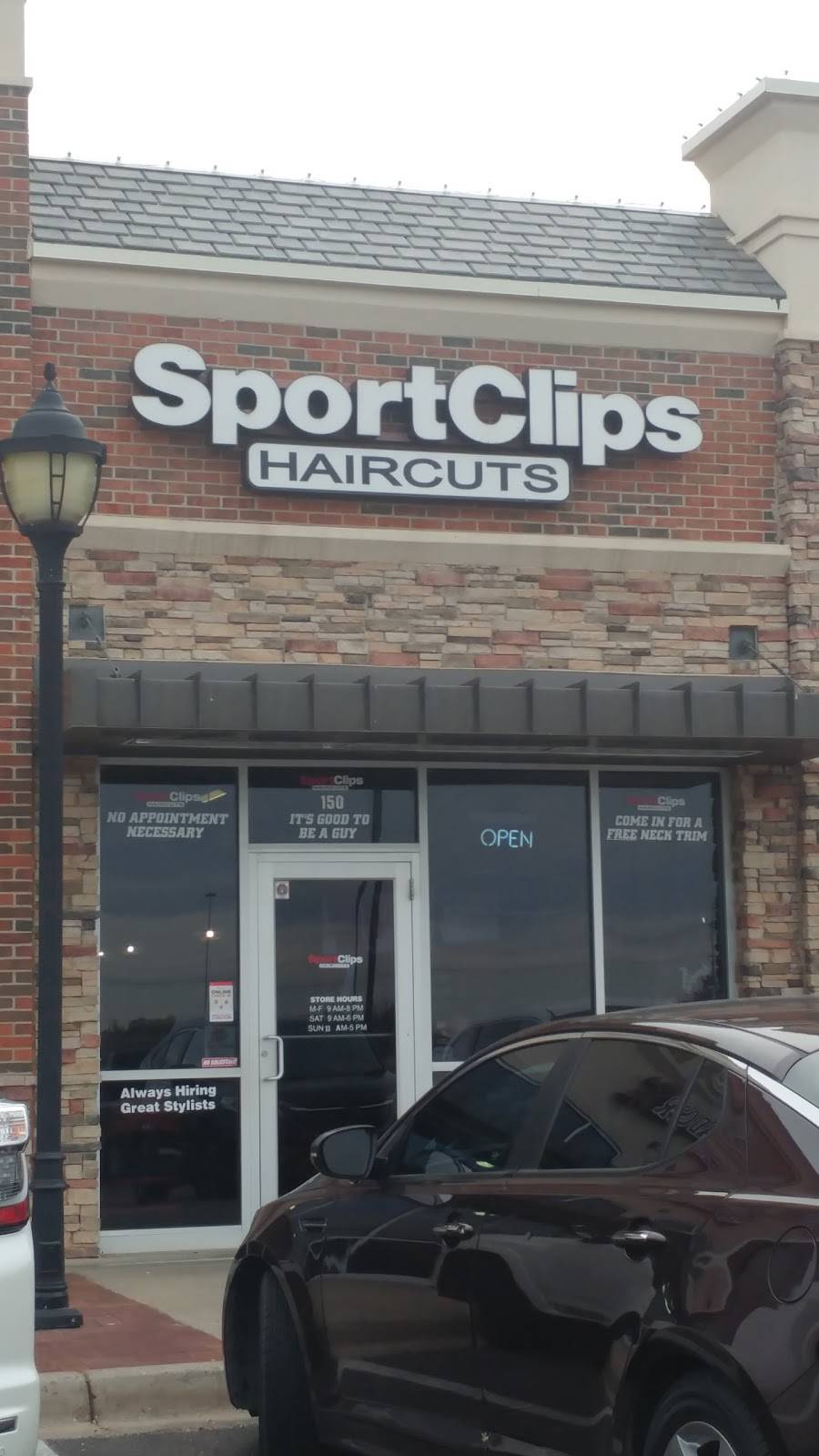 Sport Clips Haircuts of Lubbock- Lakeridge Commons | 4505 98th St #150, Lubbock, TX 79424, USA | Phone: (806) 687-9701